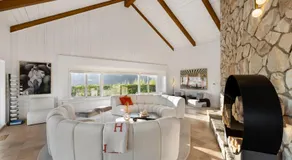 Beverly Tree House - Image 3