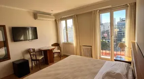 Bistrol Hotel - Image 2