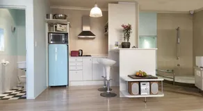 Rosedene Lodge - All solar, all aircon with pool and garden - Image 2