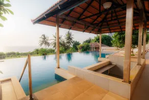 Westbay Resort & Spa - Image 2