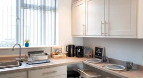 The Little Blue House by Sheppey Stays -Cosy 2BR Blue House - Near Docks with Parking & Garden - Ideal for Contractors & Families - Image 3