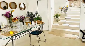 Hydria Guest House Art Gallery Dimora d artista con terrazza e vasca idromassaggio nel cuore del borgo antico Artists Home with terrace and jacuzzi in the heart of the old town - Image 4