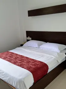 POK ENG TIN HOTEL & MART - Image 4