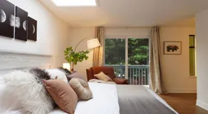 Luxury 4BR house, Huge Yard, Theater, A/C, Pets - Image 2