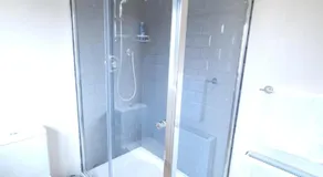 London Luxury 6 Bedroom Family House Sleeps 12 people Parking for 4 Cars Close to tube. - Image 2