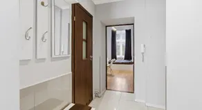 Queen Apartments - Image 3