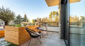 Pinot Noir Apartments & Wine Bar - Image 2
