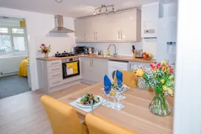 KVM - Sunshine Apartment - Image 3