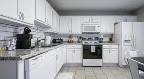 Welcome To This 4BR Getaway Near LakePoint Sports - Image 5