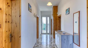 Appartement 'Casa Sofia' avec terrasse privée, jardin privé et climatisation - Image 5
