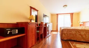 Pannon Hotel magánparkolóval, with private parking lot, bejelentkezés 20 óráig,check-in until 20 o'clock - Image 2
