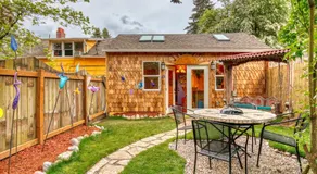 Sweet Sunshine Suite- Artistic, cozy, and colorful - Image 5