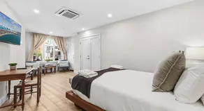 Coastal La Jolla Getaway with Panoramic Ocean Views and Private Rooftop - Image 2