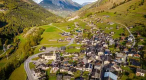 Swiss Alps Coliving Community Stay for Remote Workers - Image 3