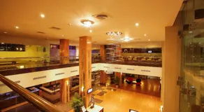 Long Beach Hotel - Image 4