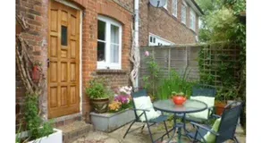 Court Barn Cottage B&B - Image 2
