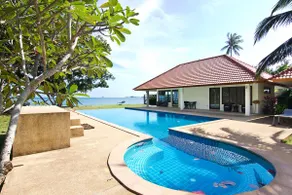 Gorgeous beachfront studio - Image 2