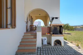 Modern Villa With Pool And Garden - Image 5