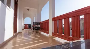 Royal Elmount Hotel - Image 4