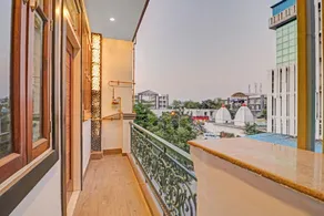 Hotel O Queen House Near Pvr Ansal Plaza Greater Noida - Image 2
