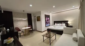 Road Haus The Manny Pacquiao Hotel - Image 4