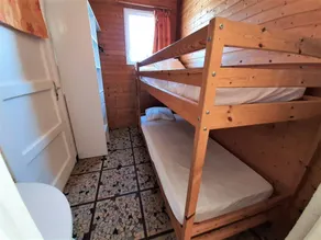 Affluent Holiday Home in Saint-Savinien with Jacuzzi, Sauna - Image 4