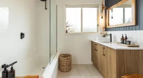 Lobster Pot Cabin - Image 2