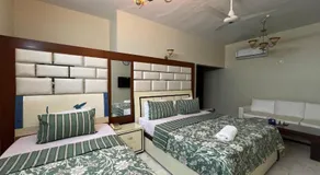 Hotel beachside - Image 2