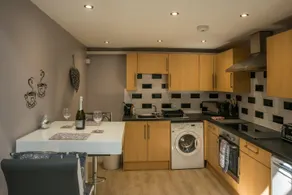 Cheltenham luxury central 2 bed apartment. - Image 5