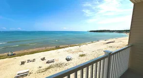 Mackinaw Beach and Bay Inn & Suites - Image 5
