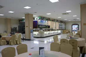 Qianjun International Hotel - Image 5
