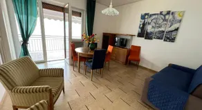 Haus and Beach - Image 2
