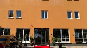 Art Hotel - Image 3