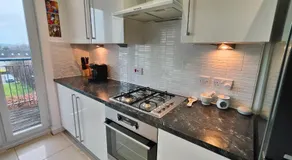 La Casita, Your Home Away from Home - Free Parking - Image 2