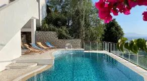 Private Villa 5-Bedroom with Pool and Sea View in Central Bodrum - Image 3