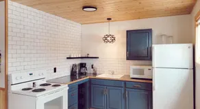 Cabin 4 | Moonbeam - Image 3