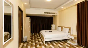 ZY Pyramids Gate Hotel - Image 2