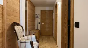 Camelot Luxury Houses Horses - Image 5