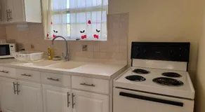 AnnJenn Apartments - Image 5