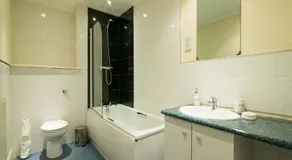Cosy Apartment - Image 2