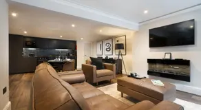 Courtyard Apartments - Image 2