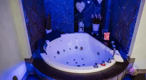 TH LUXURY SUITE - Image 5