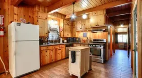Knotty Pines Lodge - Image 3