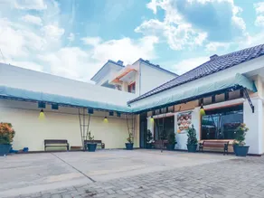 Palma Orchid Room Klaten I Cozy room in central Klaten - Image 2