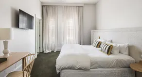 The Stirling Hotel - Image 3