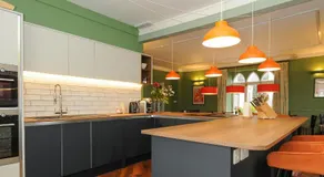 Sycamore Apartment - Image 3