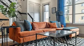 Rare Find, Double King Beds, Cozy and Vibrant - Image 4