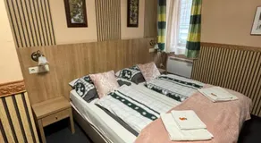 Jasmin Pension Central Location Shared Kitchen Pet Friendly - Image 2