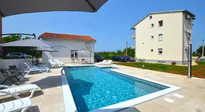 Joly Apartments - Image 4