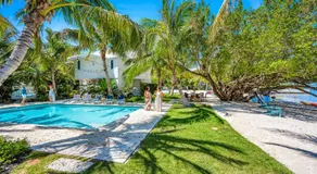 PRIVATE BEACH Pickleball Court and Tiki Bar Heated Pool Designated Paradise Key - Image 5